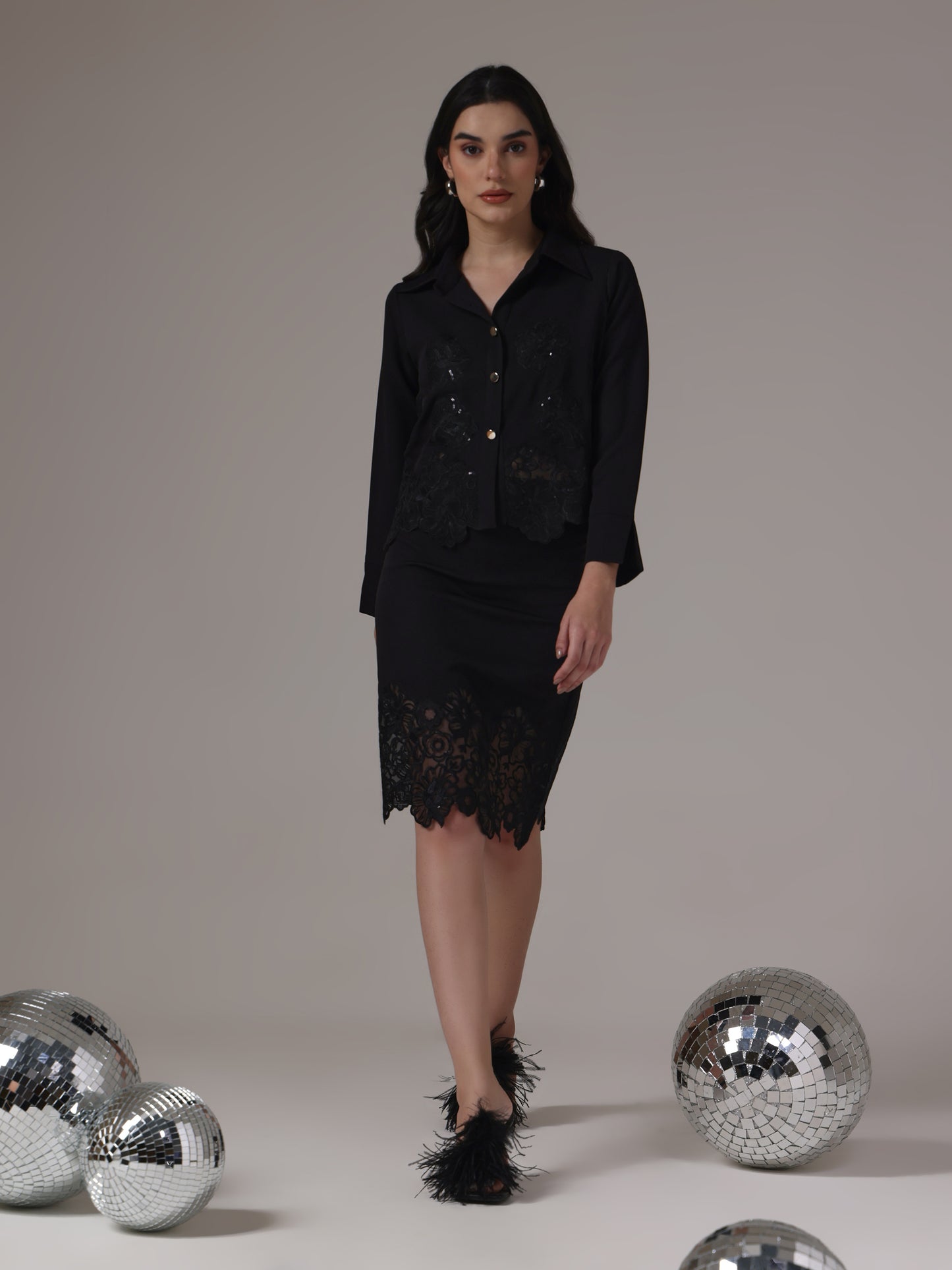 CUTOUT DETAIL SHIRT