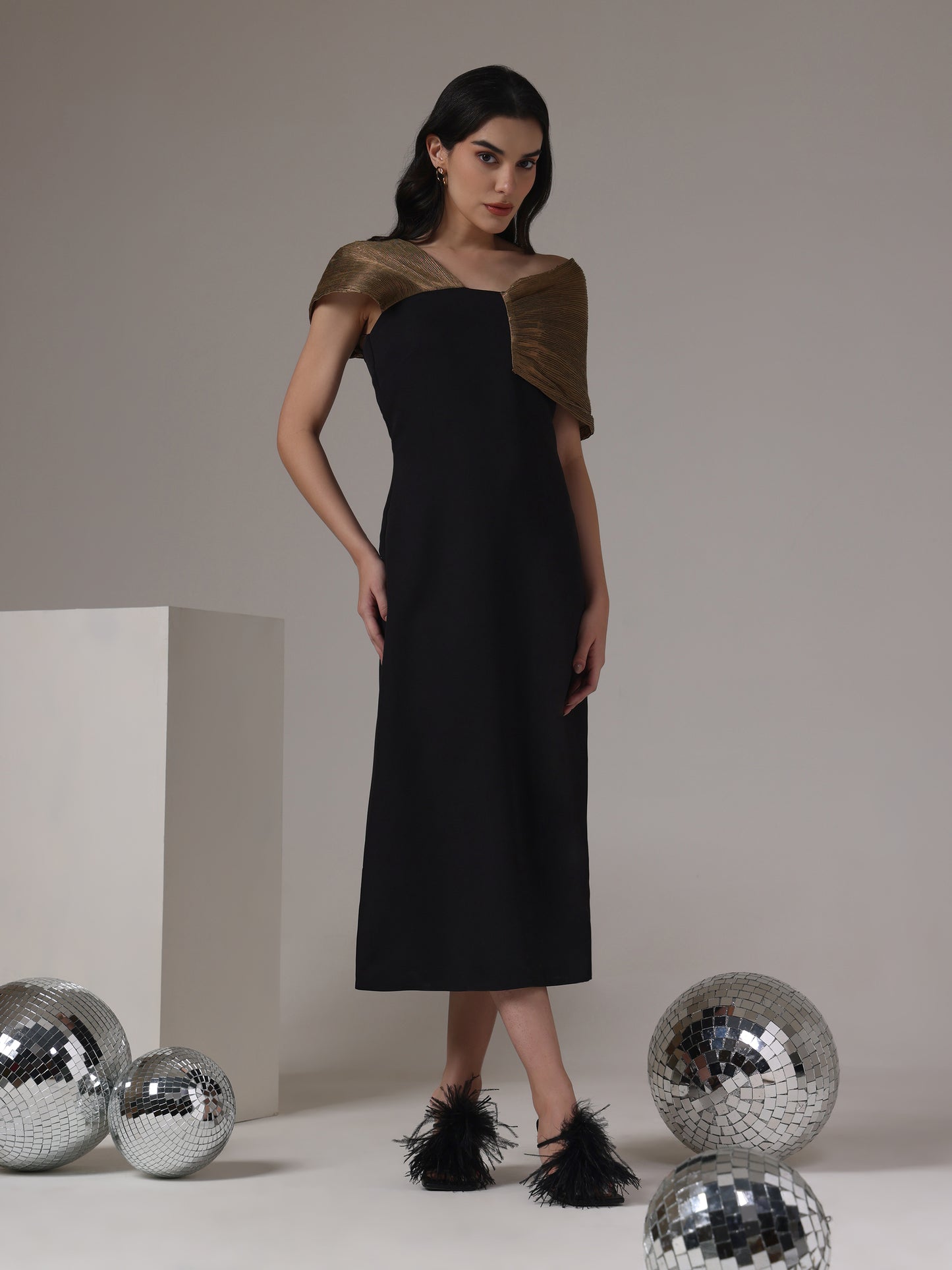PLEATS DROP SHOULDER DRESS
