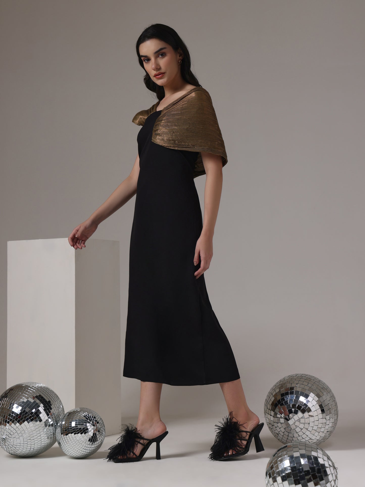 PLEATS DROP SHOULDER DRESS