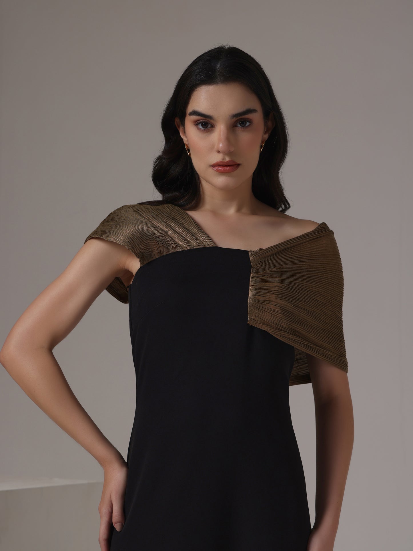 PLEATS DROP SHOULDER DRESS