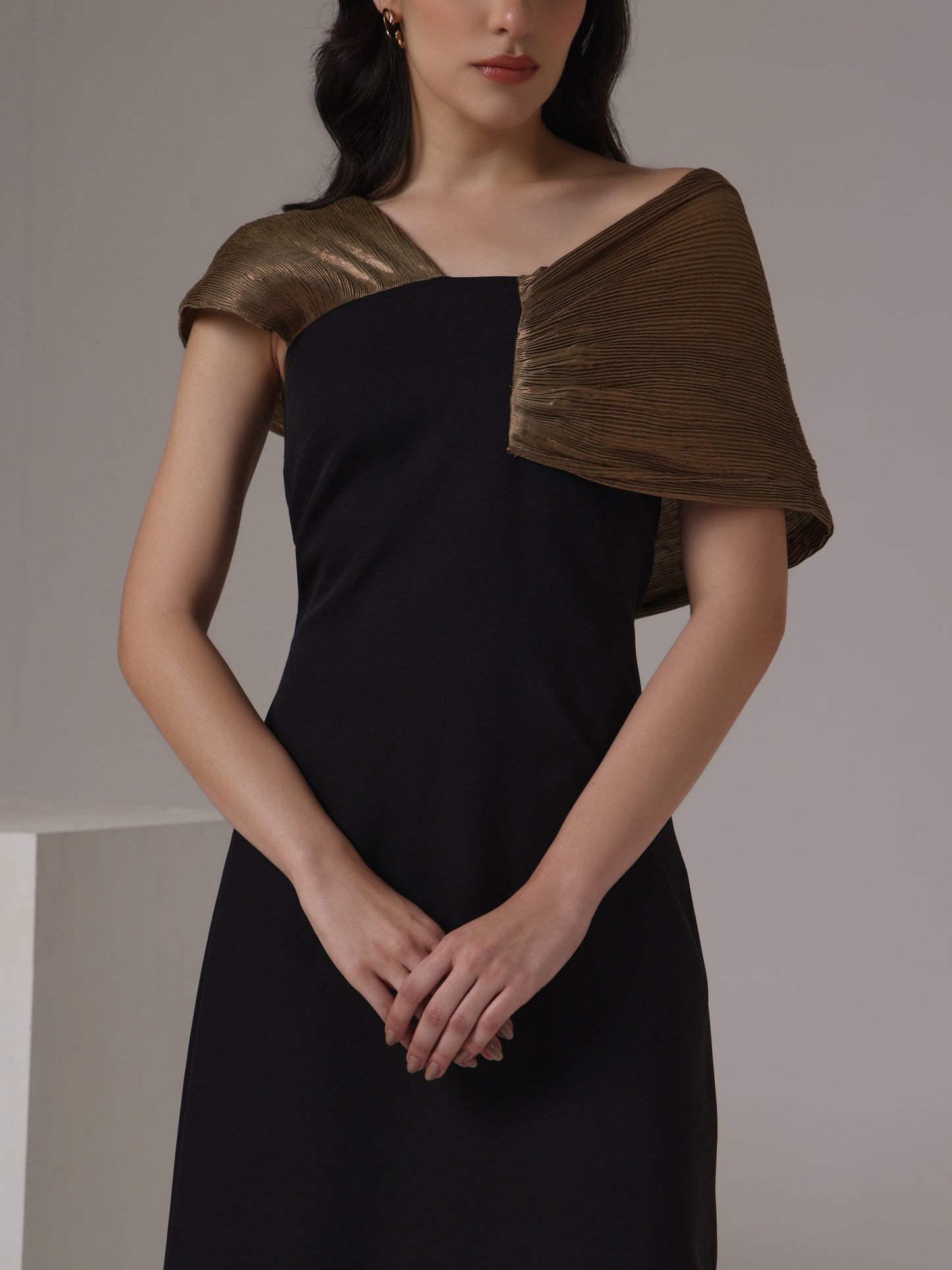PLEATS DROP SHOULDER DRESS