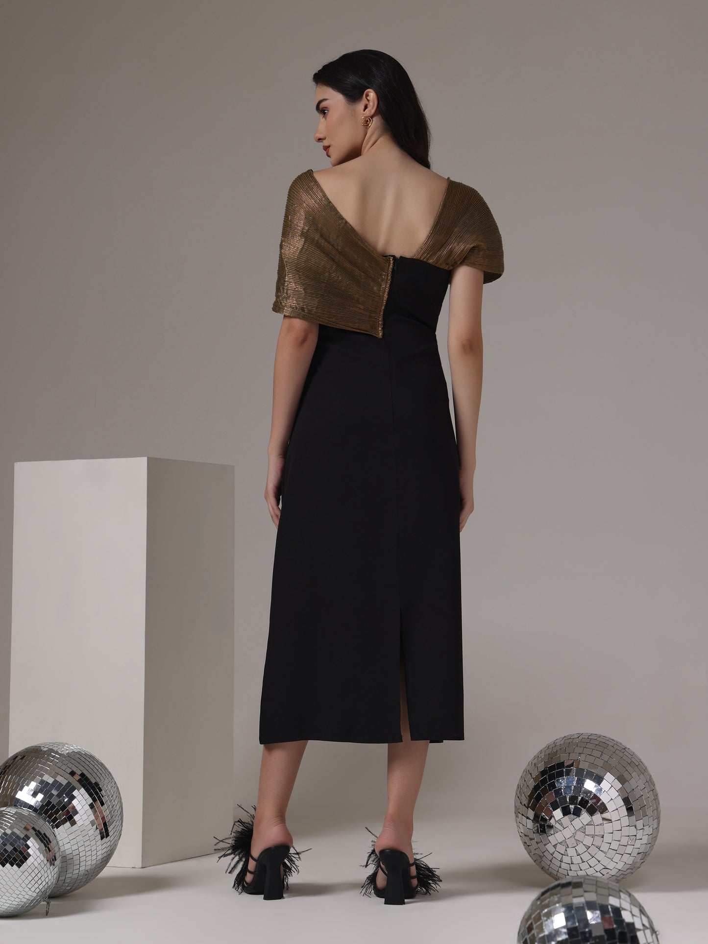 PLEATS DROP SHOULDER DRESS