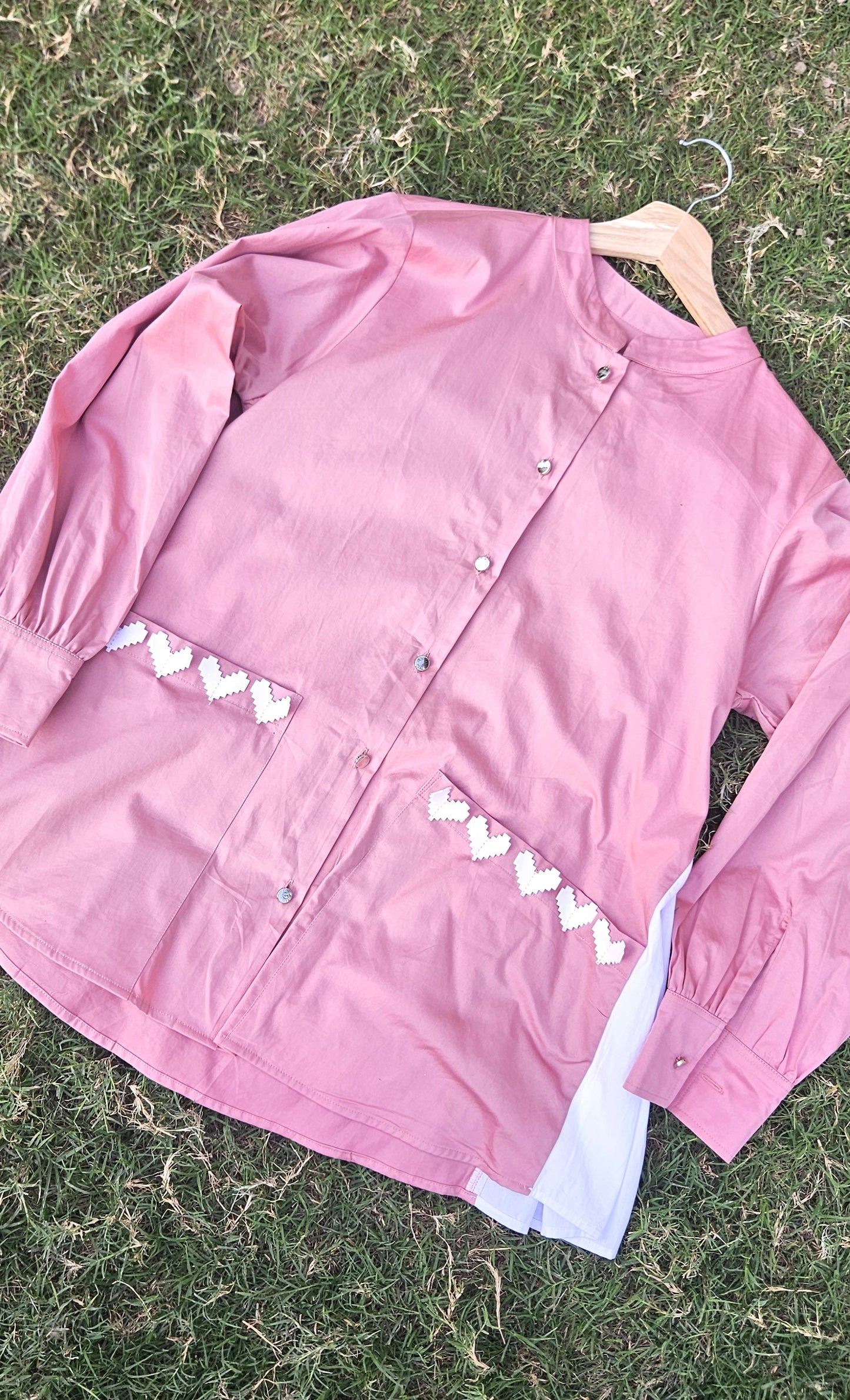 3D HEARTS PLEAT SHIRT