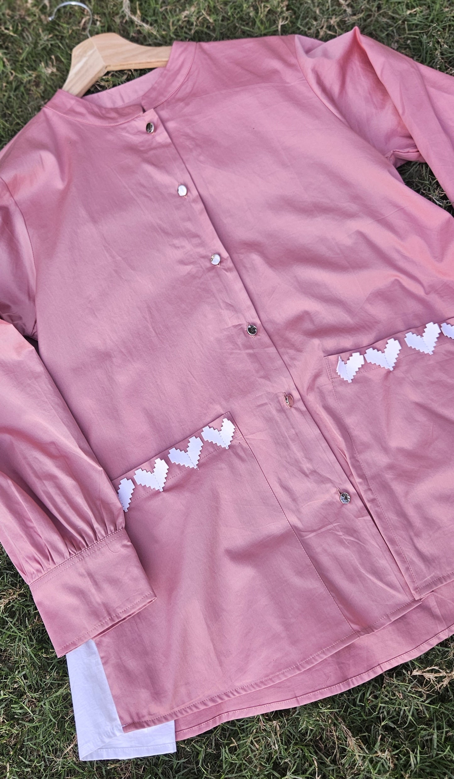3D HEARTS PLEAT SHIRT