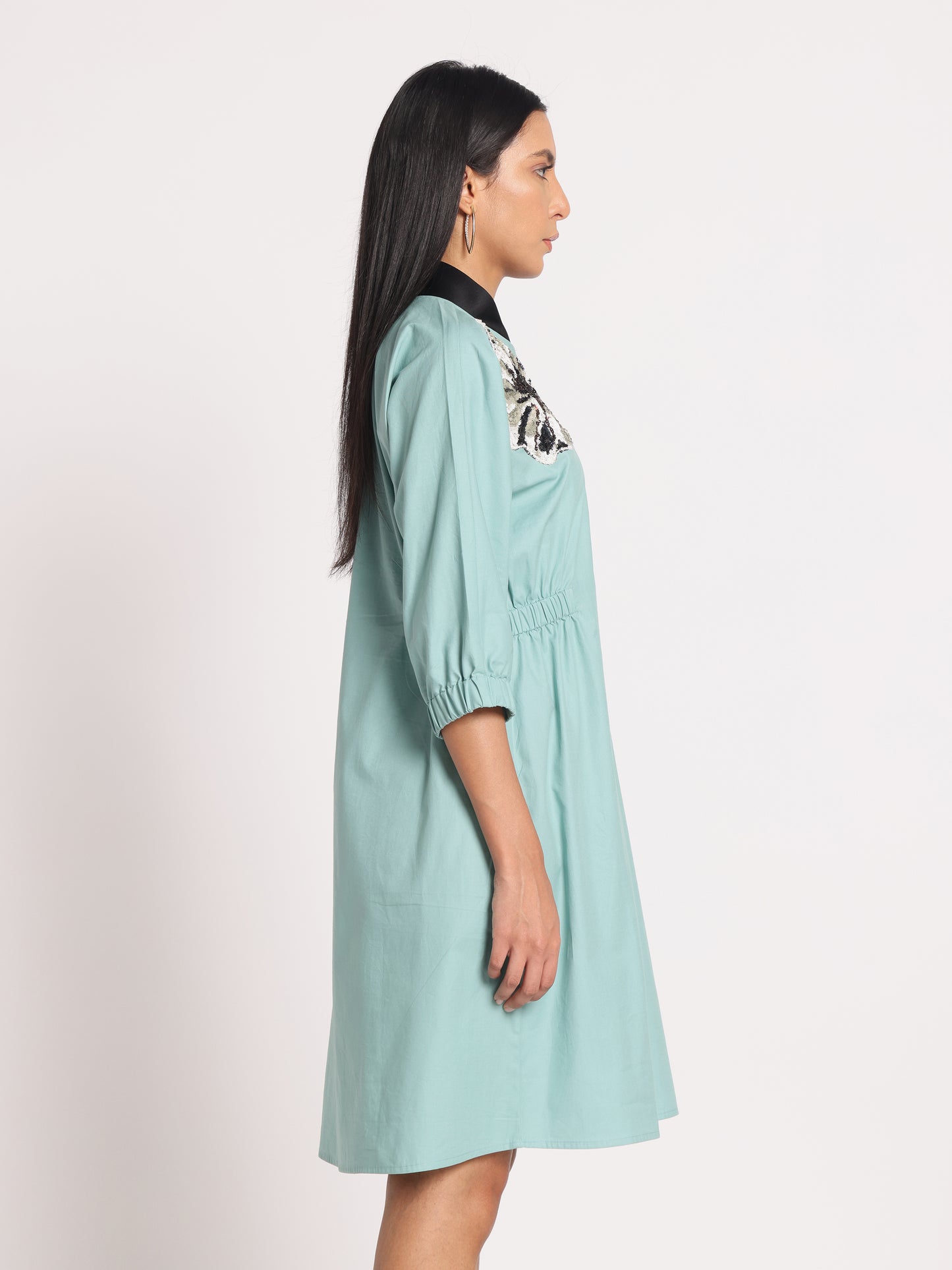 SEQUINNED EMBROIDERED FRONT ZIPPER DRESS