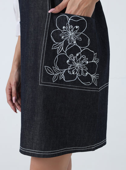 EMBROIDERED POCKET DETAIL DENIM DRESS